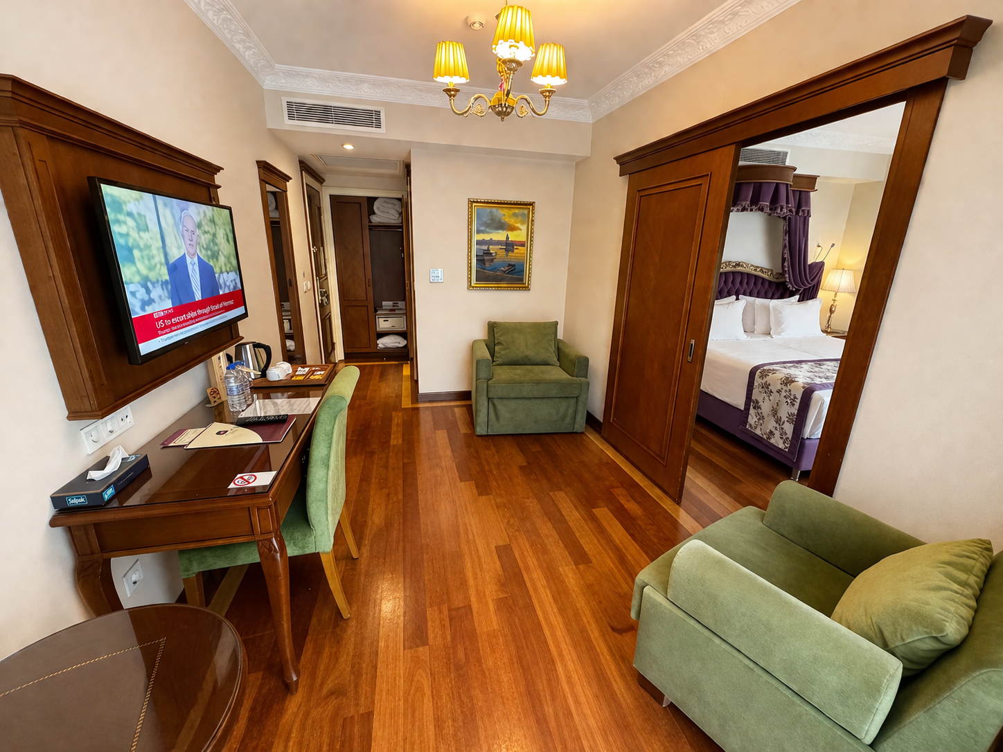 GLK sea mansion suites family room.png