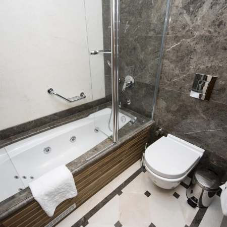 bathroom jacuzzi2_1509.png