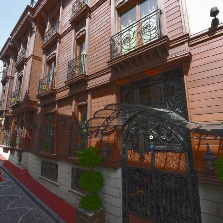 entrance_180.jpg